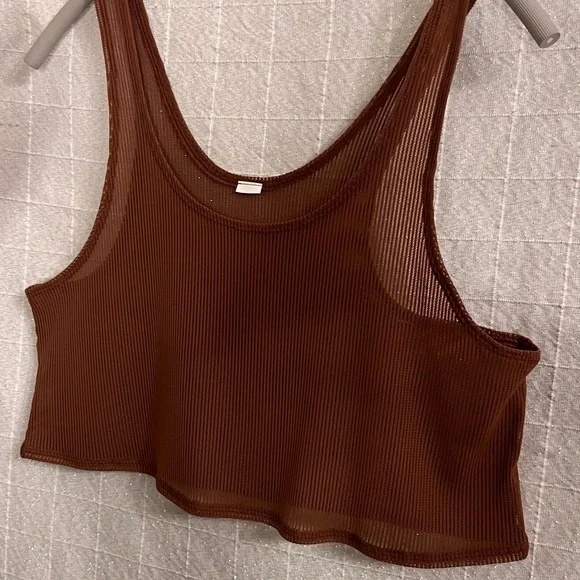 SOLD‼️ALO Yoga Brown Mesh Crop Tank Top - Picture 3 of 5